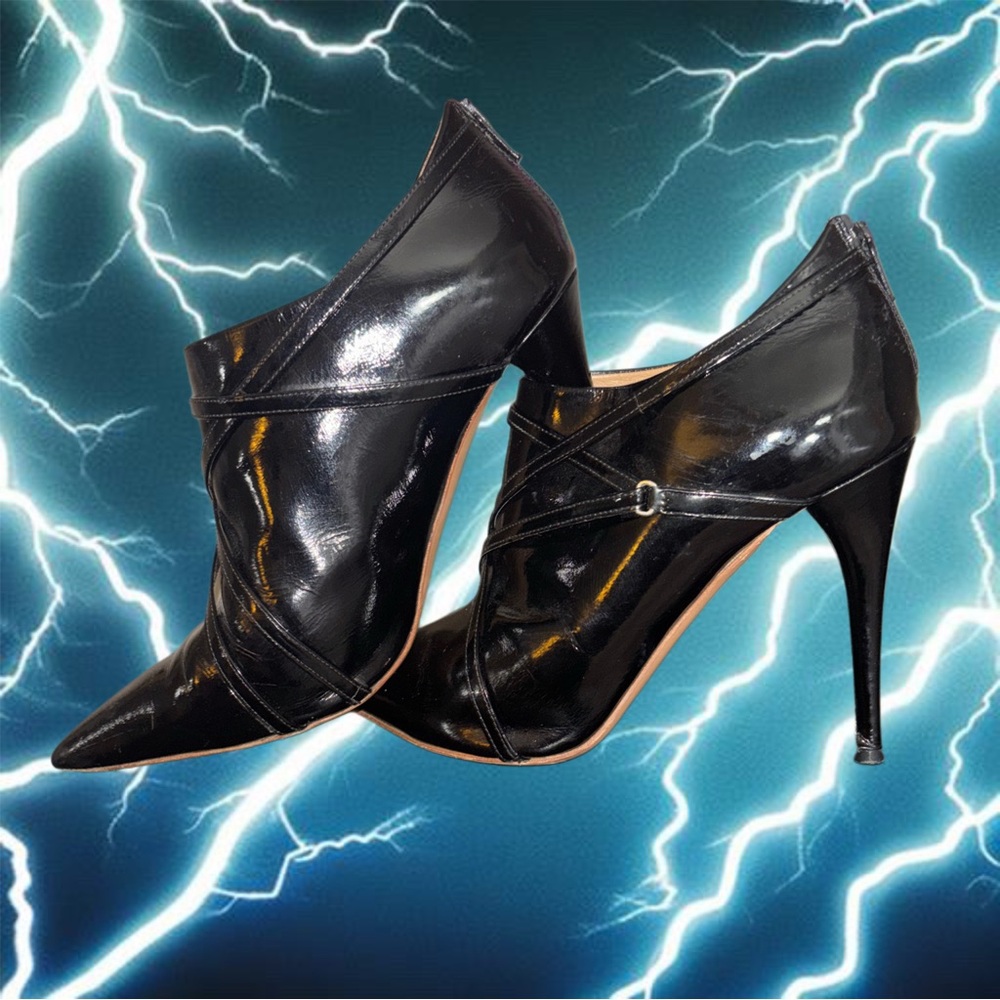 👀‼️Chloe Glossy Black Ankle Booties